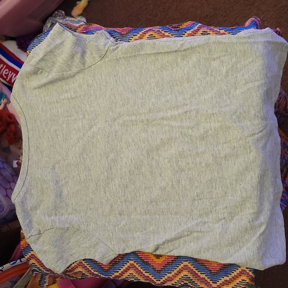 Cute sporty Adidas tee - Picture 3 of 3